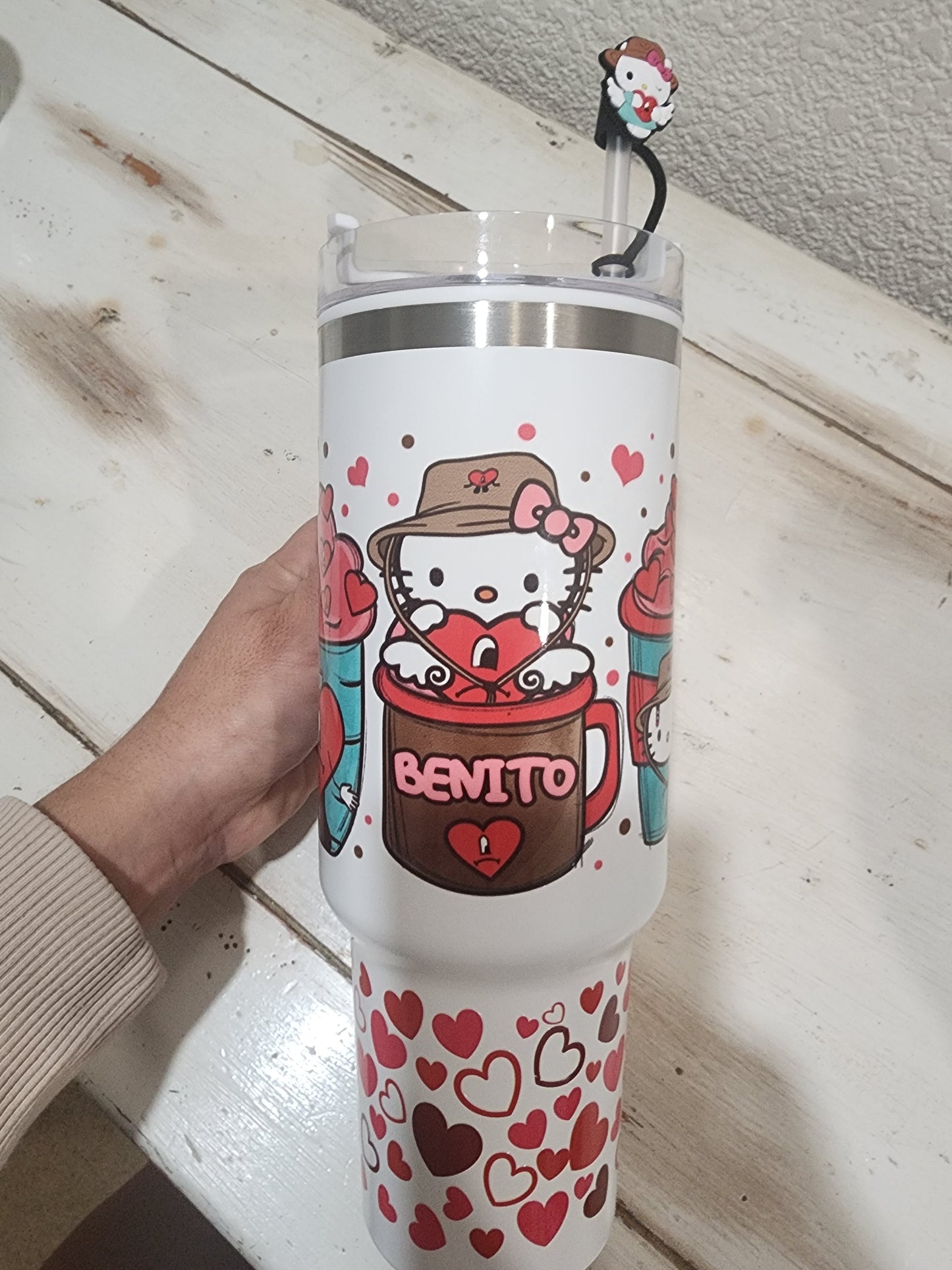 Benito Hello Kitty 40oz